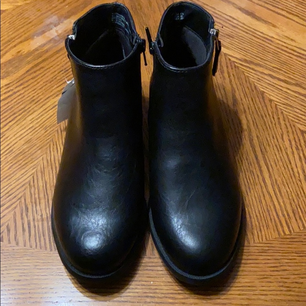 Time & Tru Black Booties